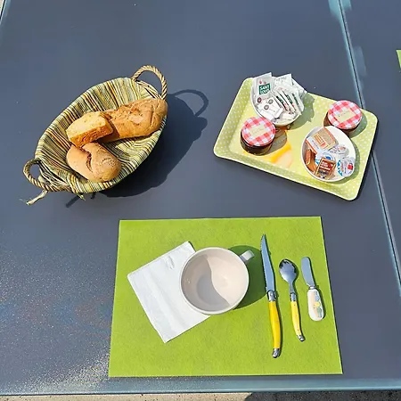 Chez Bya Bed and Breakfast Bouvellemont